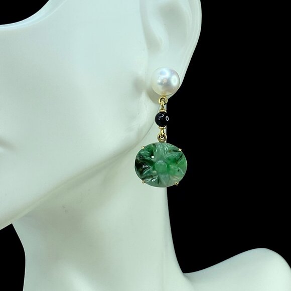 JR8340 18K gold 8.0mm Akoya Pearl Onyx carved Jadeite earrings 7.1g 35mm